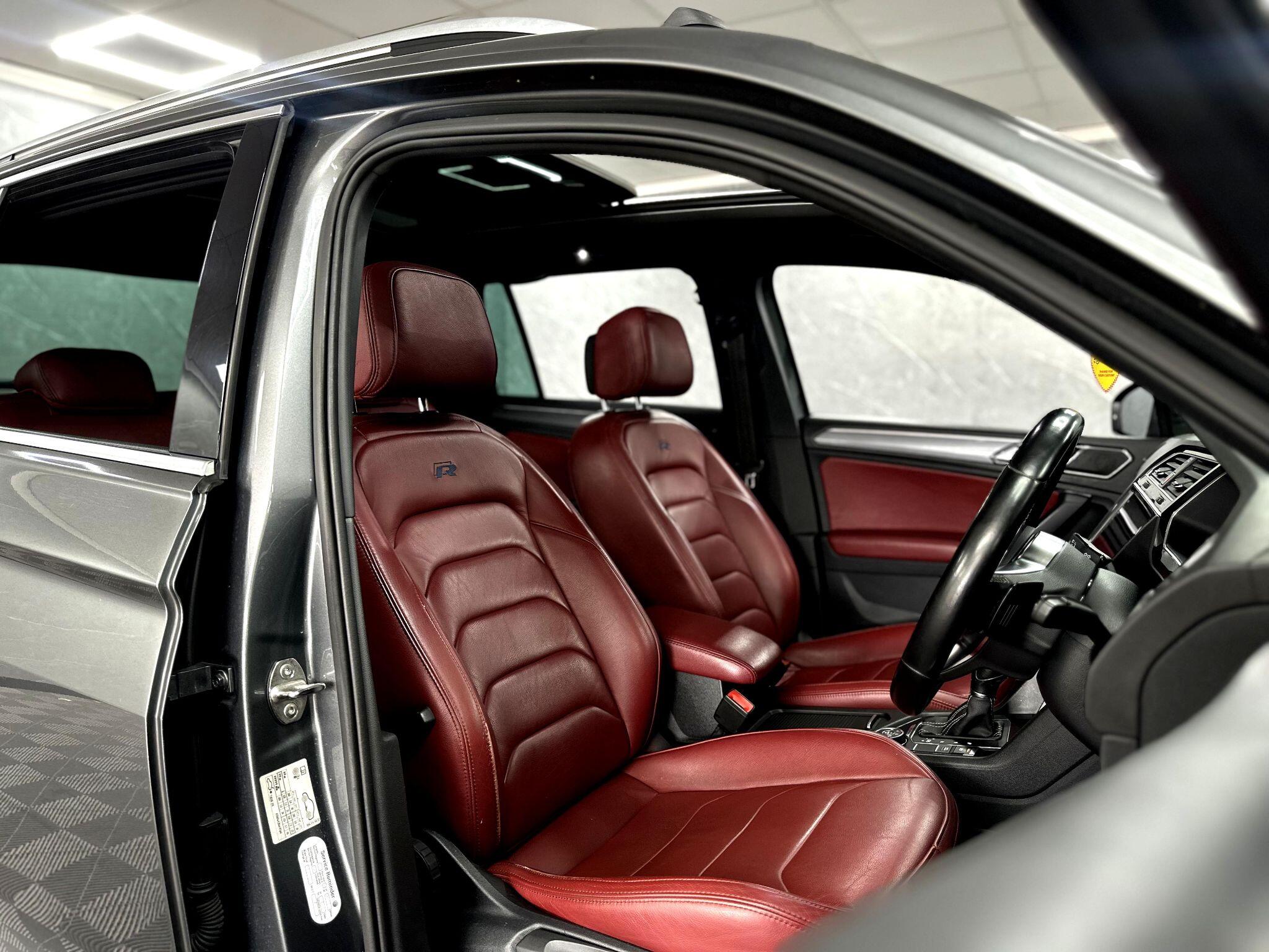 Volkswagen Tiguan secondary view